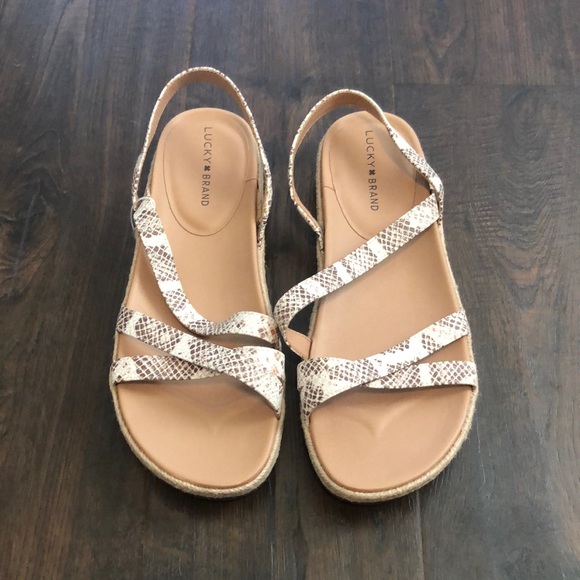 Lucky Brand size 10 sandals - Picture 1 of 3
